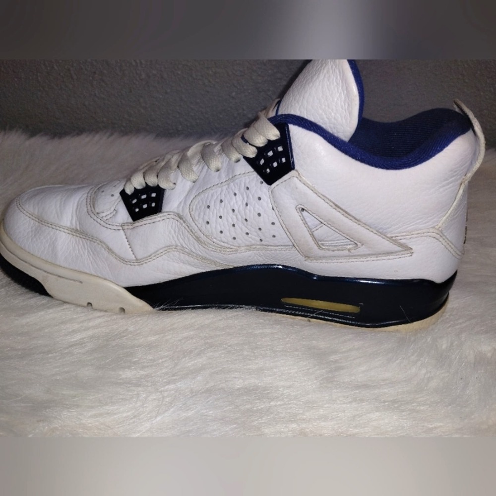 Jordan 4 Retro LS "Legend Blue"  color Blue/White size 13 - Picture 8 of 12